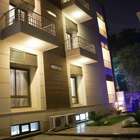 Stately Suites Mg Road Gurgaon Exterior foto